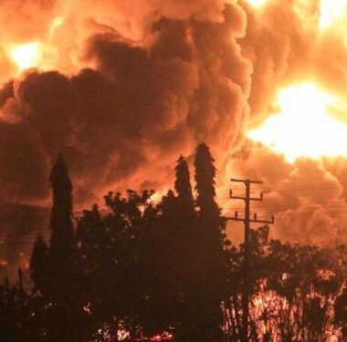 endonezya-petrol-rafineri-patlama-a24haber