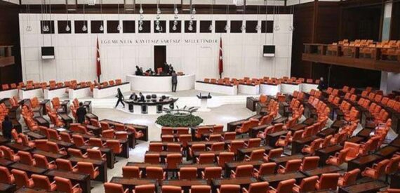 AKP’den Mısır ile dostluk girişimi