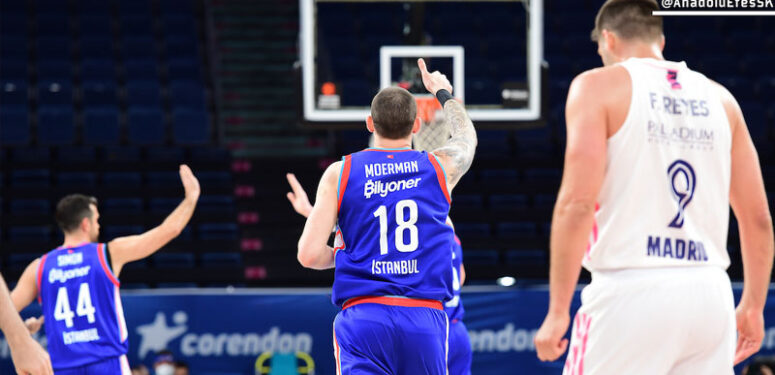 Anadolu Efes, Real Madrid’i yine ezdi geçti