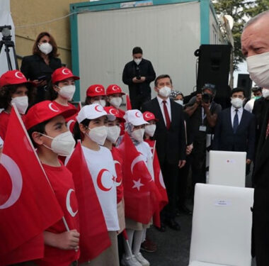 cumhurbaskani-recep-tayyip-erdogan-23-nisan-camlica-turk-bayragi-a24haber