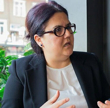 derya-yanık-kimdir