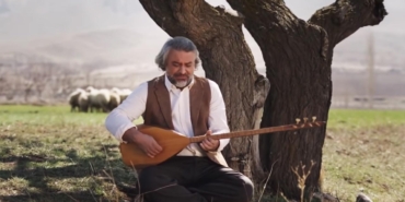 vakifbank-reklaminda-turku-soyleyen-kimdir-a24haber