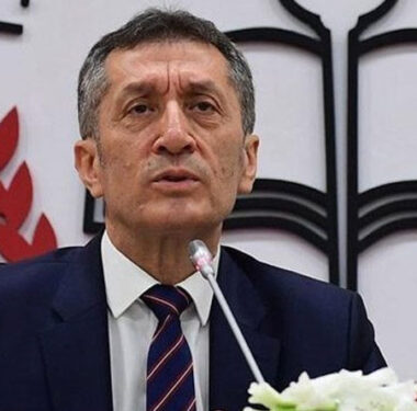 ziya-selcuk-meb-yks-lgs-lise-ogrenci-a24haber