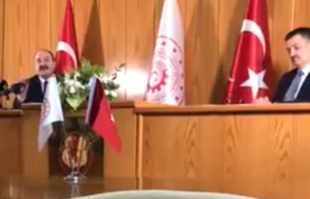 aa-muhabiri-bakanlara-soru-ak-parti-suleyman-soylu-dan-daha-mı-kucuk-a24haber