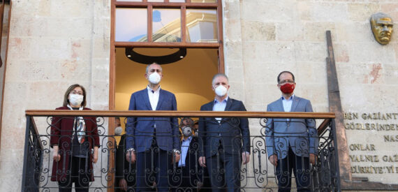 Adalet Bakanı Abdülhamit Gül ‘Arkeoloji Enstitüsü’nü ziyaret etti