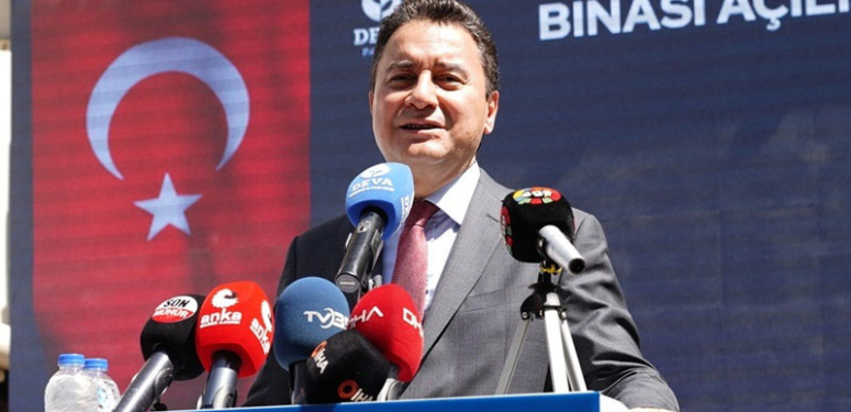 Ali Babacan İzmir’den seslendi: Kimse eski Türkiye’nin karanlığını bir sopa gibi kullanmasın