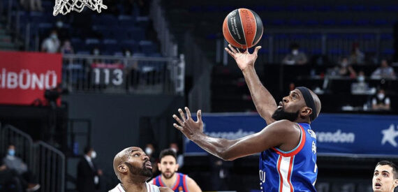 Anadolu Efes, Real Madrid’i 88-83 yenerek Dörtlü Final’e yükseldi