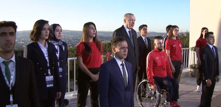 cumhurbaskani-erdogan-19-mayis-istiklal-marsi-a24haber