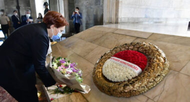 meral-aksener-19-mayis-anitkabir-ziyaret-a24haber
