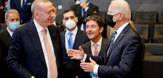 Cumhurbaşkanı Erdoğan NATO zirvesinde liderlerle görüştü