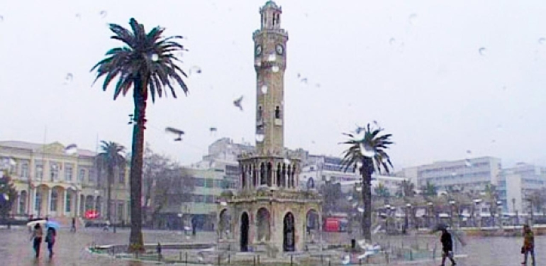 İzmir okullar tatil mi? İzmir Valiliği’nden son dakika açıklama geldi