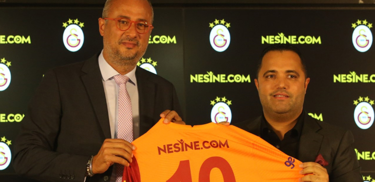 Nesine.com Galatasaray’ın forma sırt sponsoru oldu