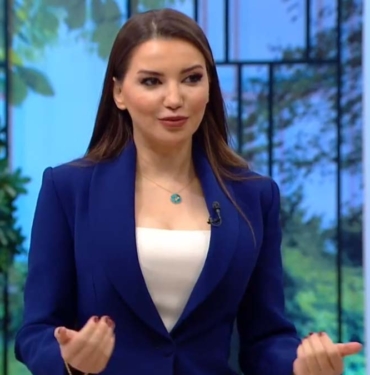 fox-tv-sunucu-esra-ezmeci-kimdir