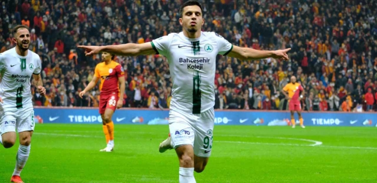 galatasaray-kötü-gidişata-dur-diyemedi-galatasaray-0-giresunspor-1-a24haber