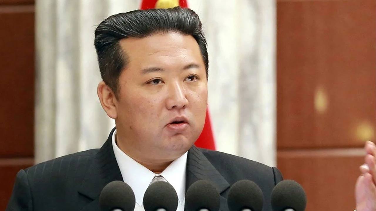 kuzey-kore-lideri-kim-jong-un-zayıf-haliyle-görenleri-şaşırttı-a24haber