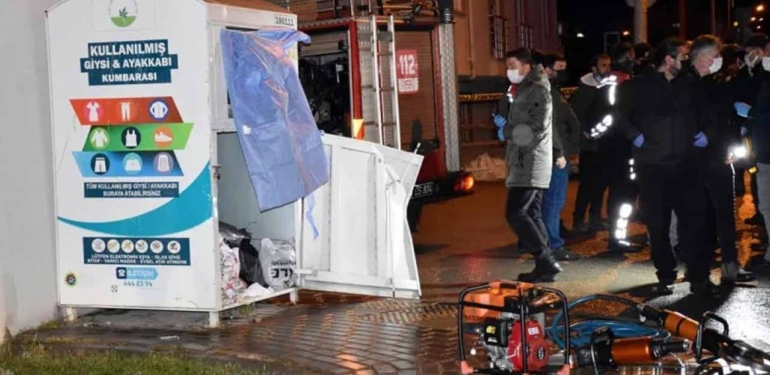 bursa-da-elbise-kumbarasına-sıkışan-kişi-hayatını-kaybetti-a24haber