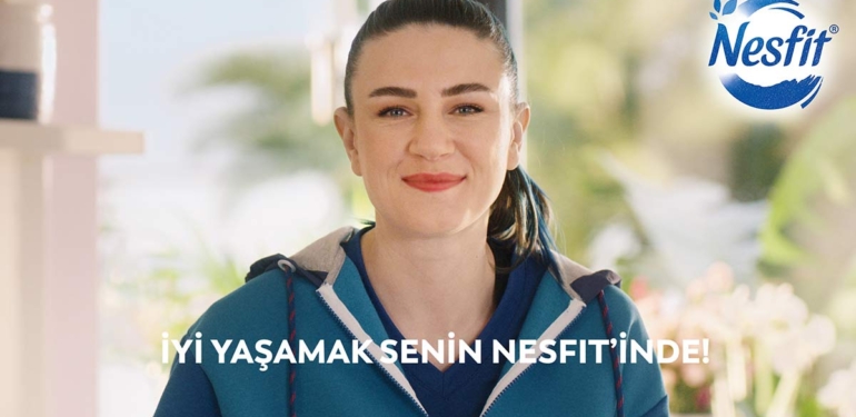 Milli voleybolcu Meryem Boz Nesfit’in yeni reklamı için kamera karşısında