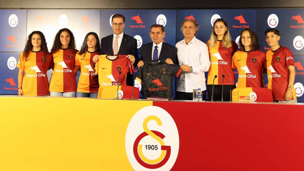 galatasaray kadın futbol takımı sponsoru petrol ofisi oldu