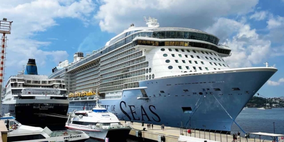 Bodrum tarihinin en büyük yolcu gemisini karşıladı