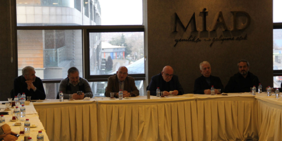 Malatyalı iş insanları tüm gücüyle bölgenin yaralarını sarıyor