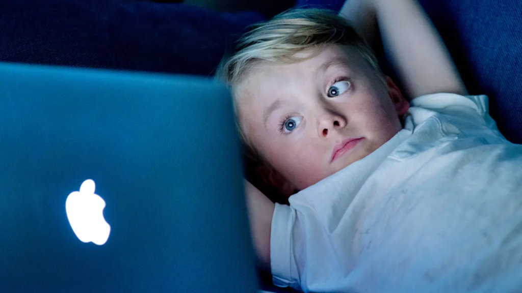 ekrana uzun süre bakmak çocuk beyin gelişimini olumsuz etkiliyor