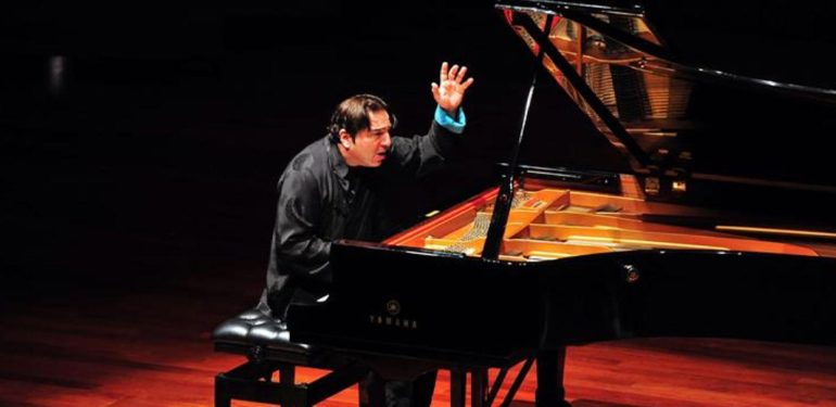 Fazıl Say’a Şok! Zabıtalar ve komşuları kapıda…